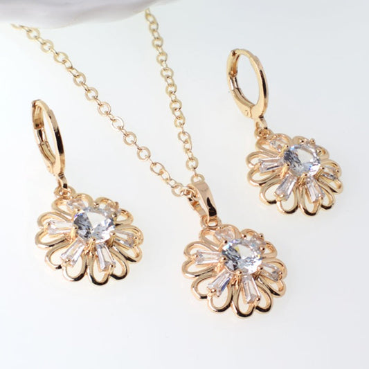 Conjunto Corazón Floral con Zircones - Baño Oro 18K