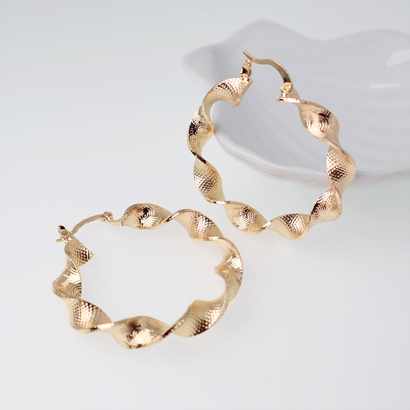 Aretes Entorchados Relieve Concentrico Tipo Candonga- Baño 18K