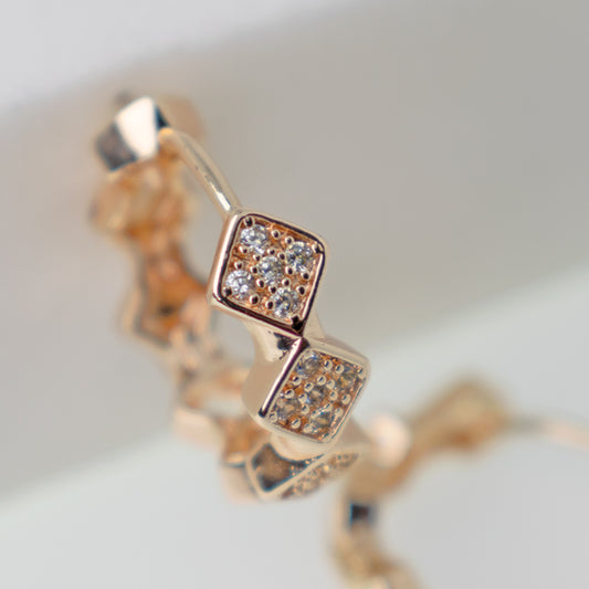 Aretes Rombos con Pavé de Zircones Tipo Candonga  - Baño Oro 18K