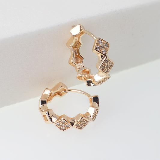 Aretes Rombos con Pavé de Zircones Tipo Candonga  - Baño Oro 18K