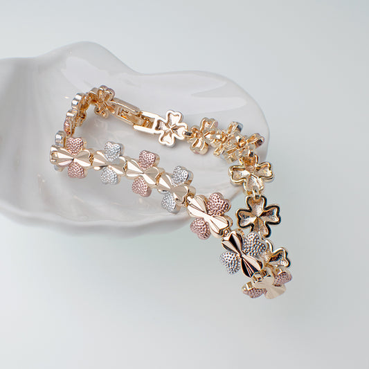 Pulsera Esclava Diseño Trebol De Corazones Dorado Sirene Rose